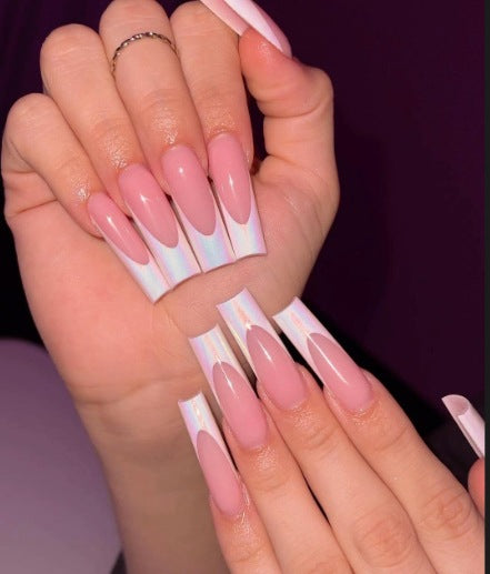 Elegante französische Tipp-Nagelkunstverbesserungen Karnz