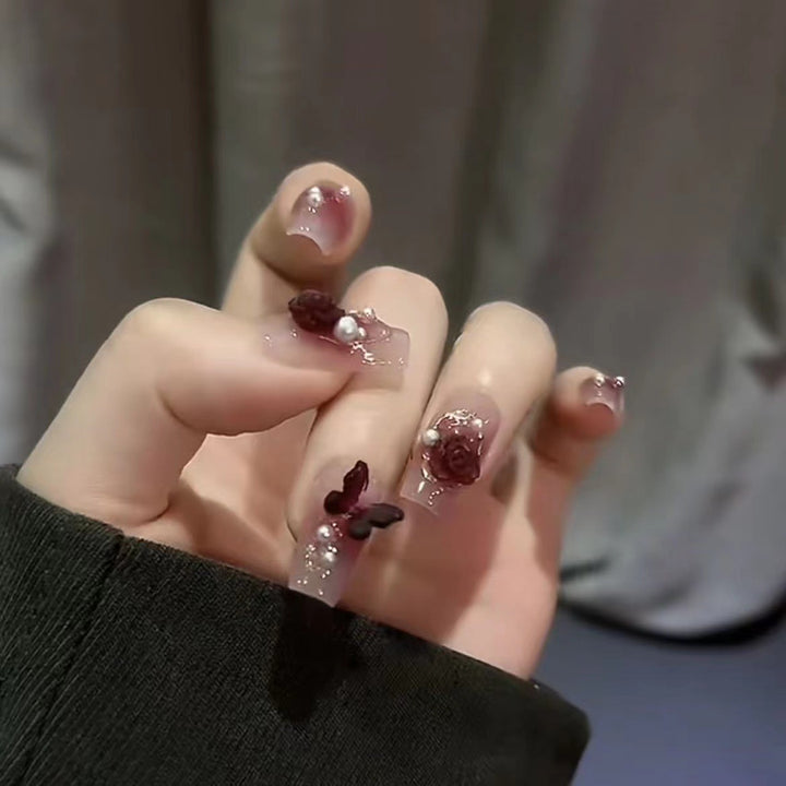 Blumengeschmücktes Press-On-Nagelkunst-Set