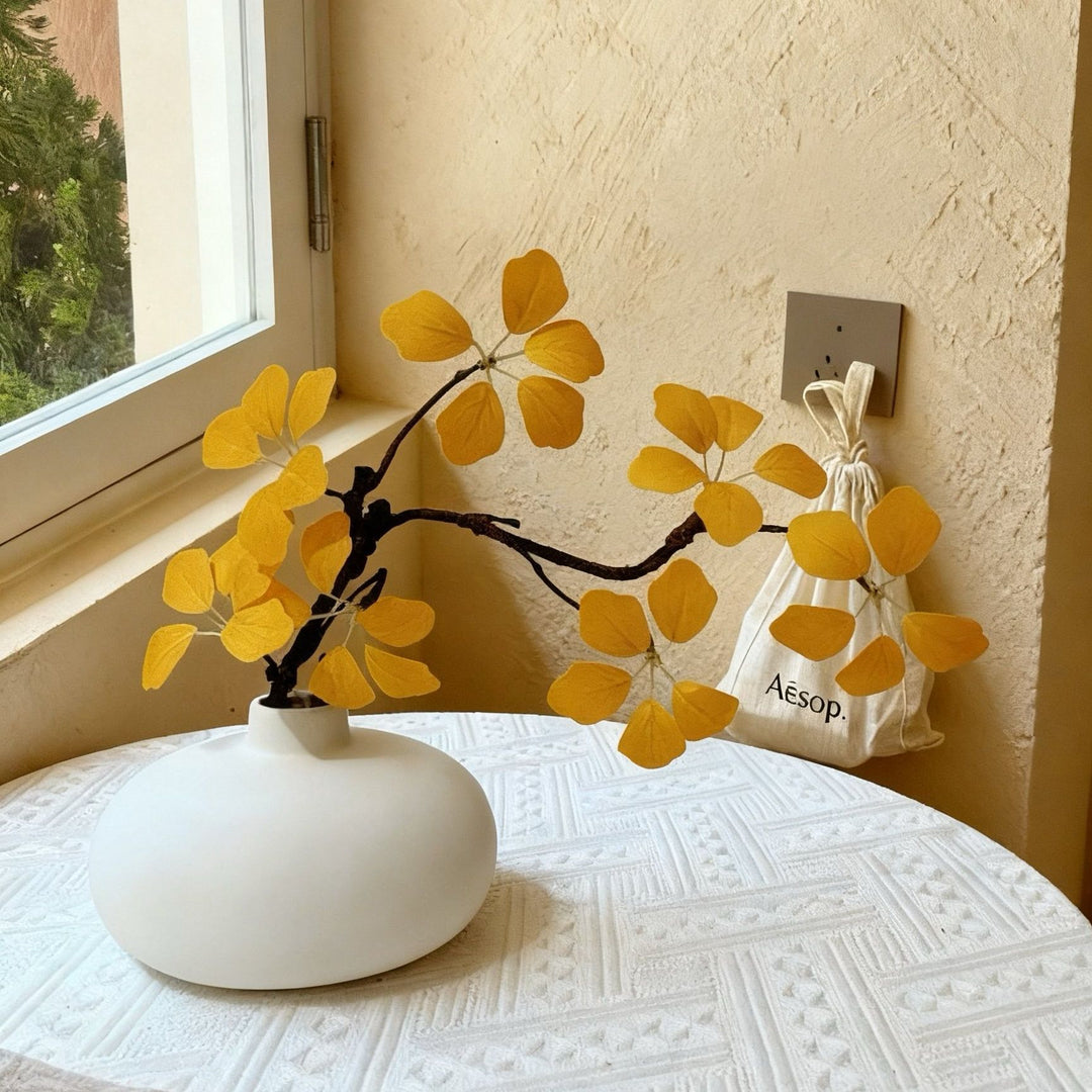 Moderner minimalistischer Keramikvase