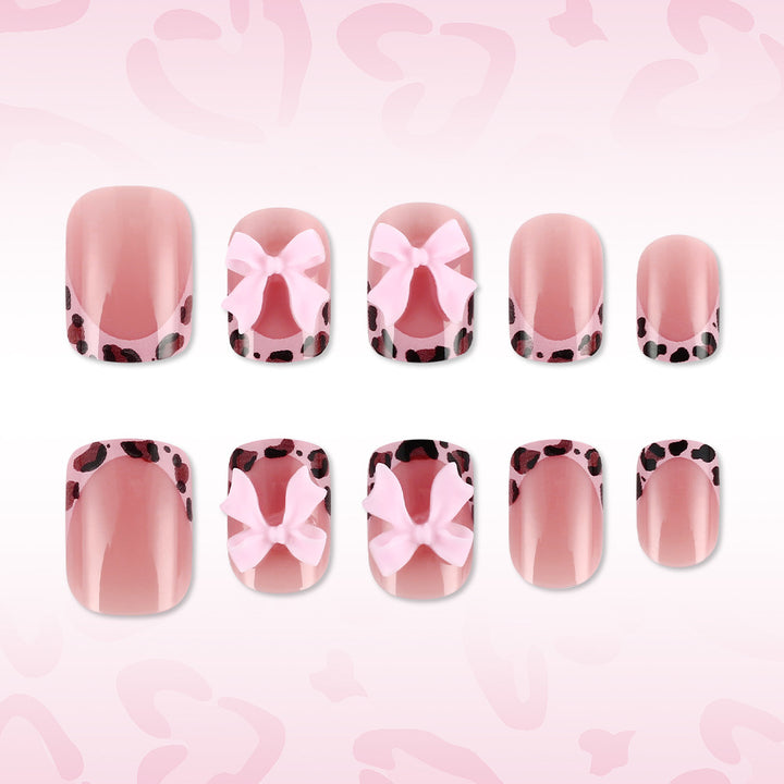 Elegantes Tierprint-Motiv-Nagelset Karnz