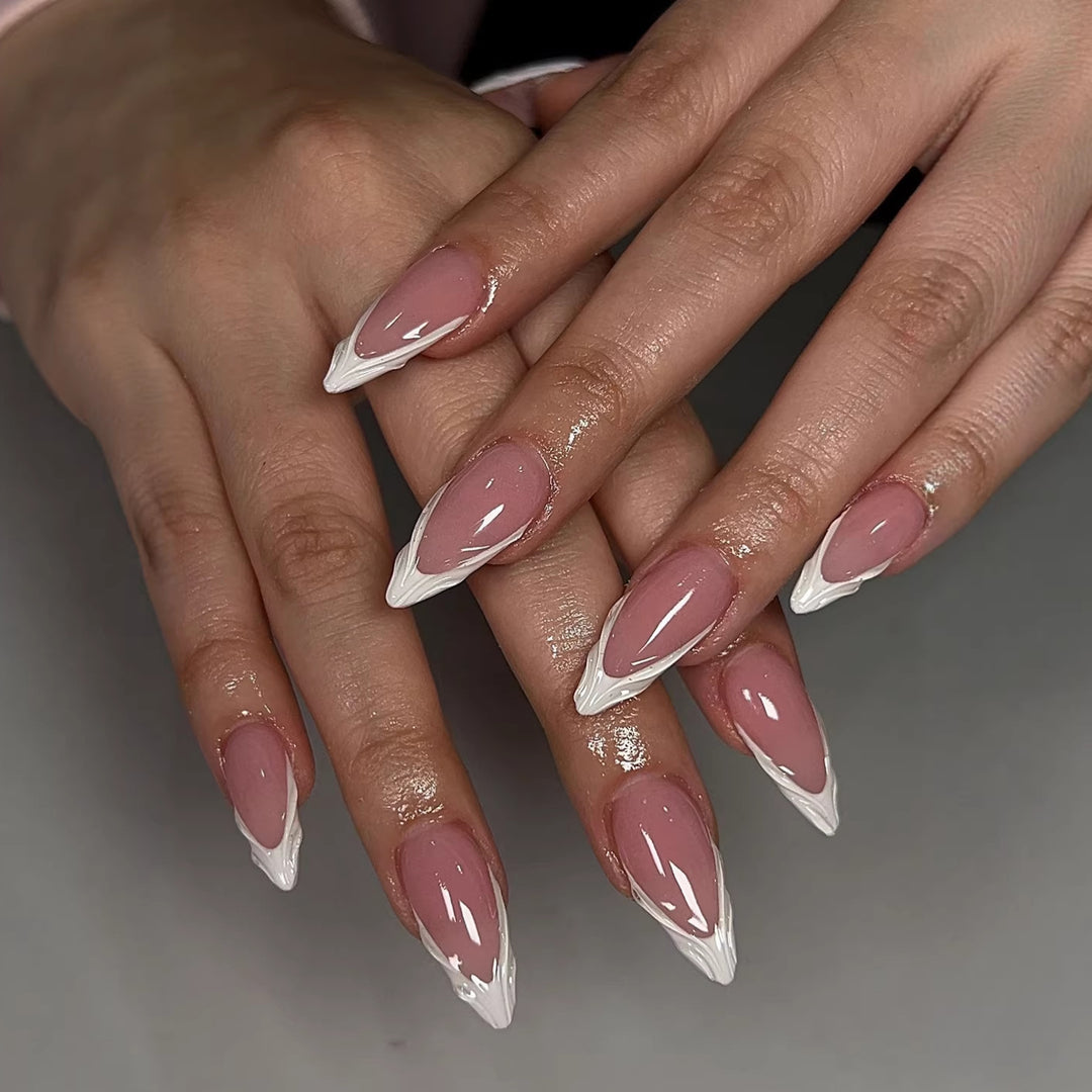 Elegante Kunstnägel mit Botanischen Designs Karnz