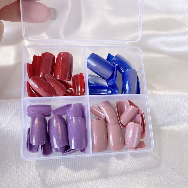 Kunstnagelset mit verschiedenen Designs Karnz