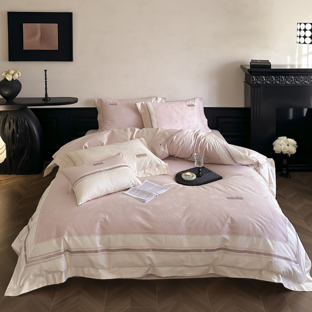 Premium-Bettwäscheset aus Baumwollsatin mit dezentem Schmetterlings‑Jacquard und Zierkeder