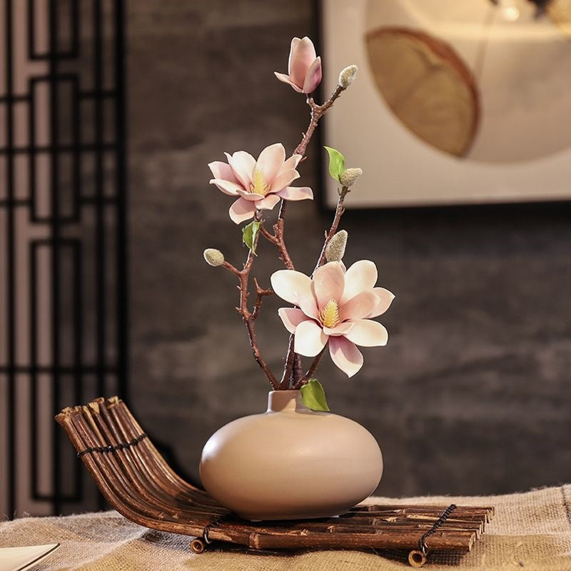 Luxuriöser Faux-Magnolien-Blütenzweig