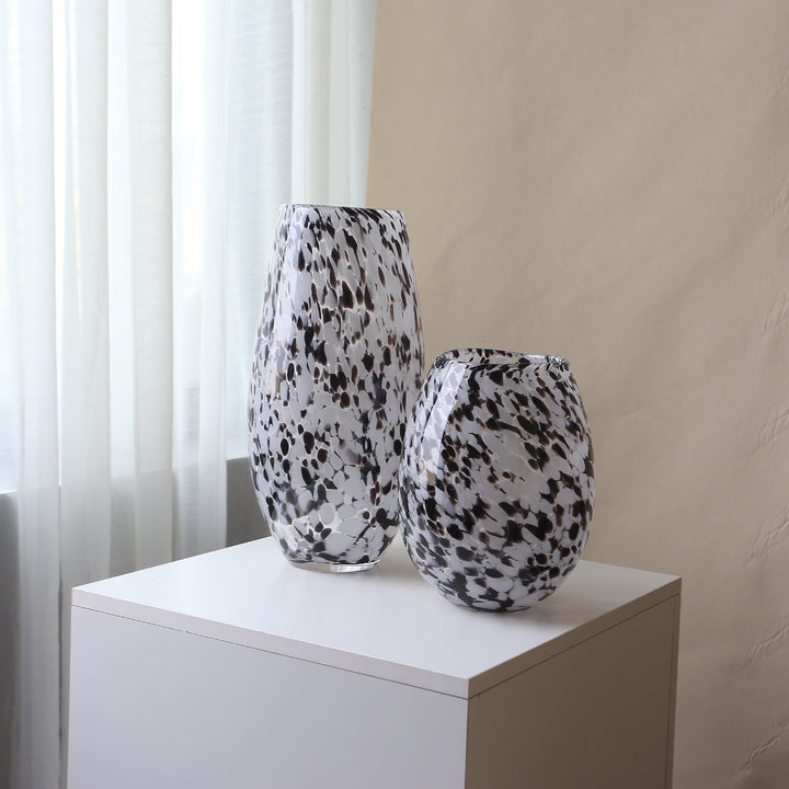 Mouthblown gesprenkeltes Kunstglas-Vasenpaar mit skulpturalen hohen und kurzen Silhouetten Karnz