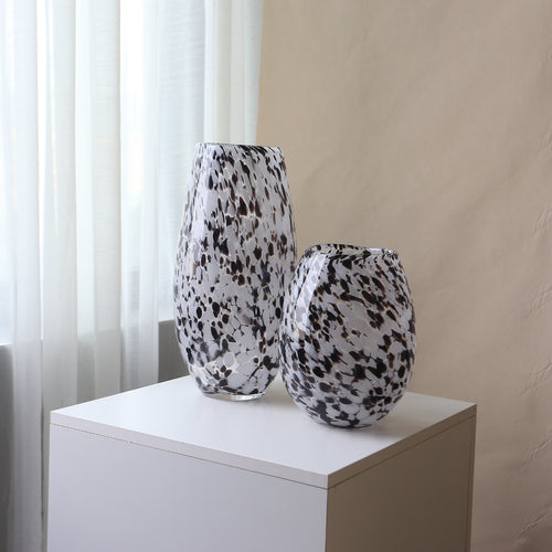 Mouthblown gesprenkeltes Kunstglas-Vasenpaar mit skulpturalen hohen und kurzen Silhouetten Karnz