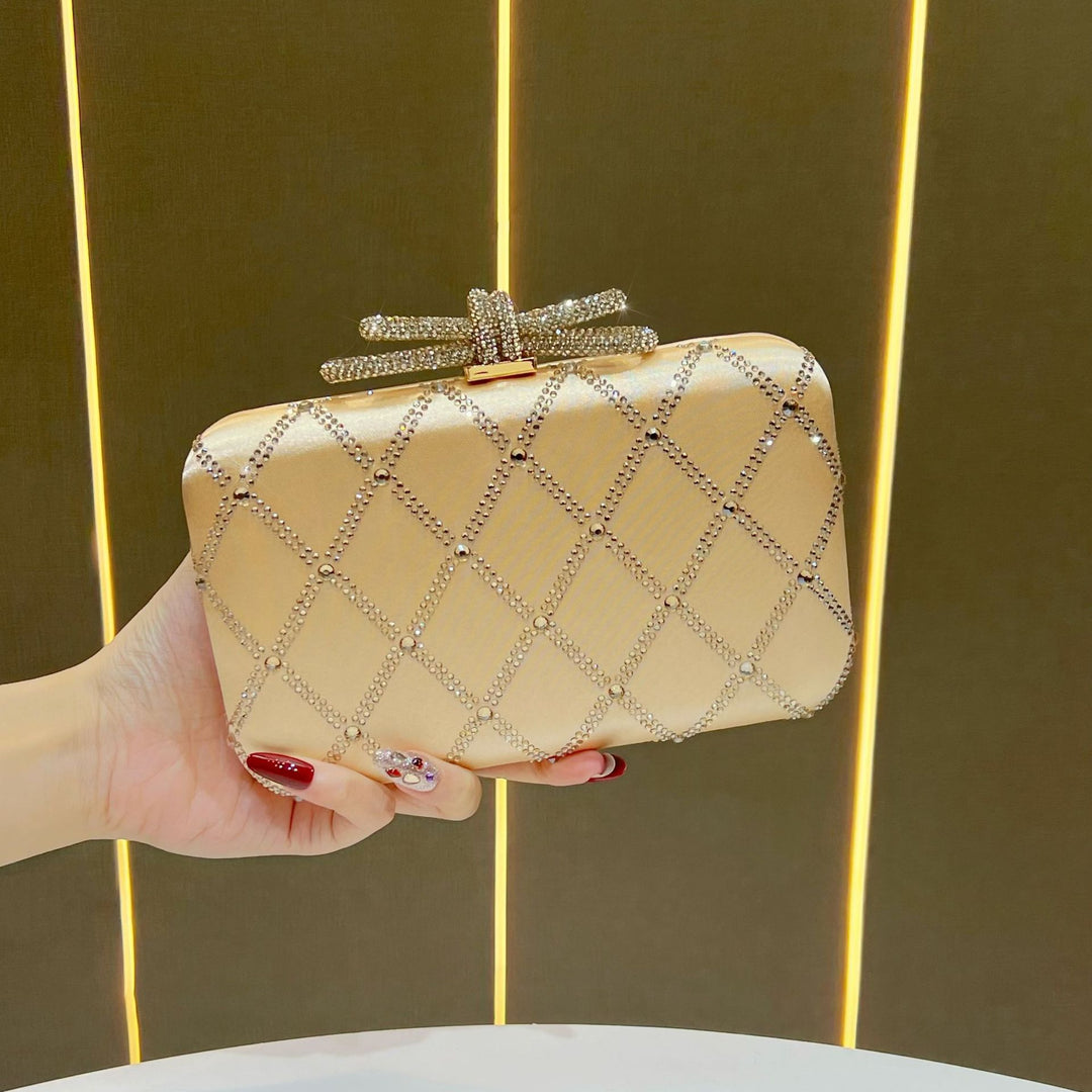 Dekorative mit Strass besetzte Abend-Clutch
