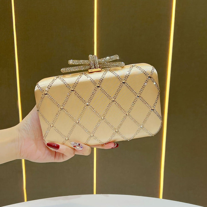 Dekorative mit Strass besetzte Abend-Clutch