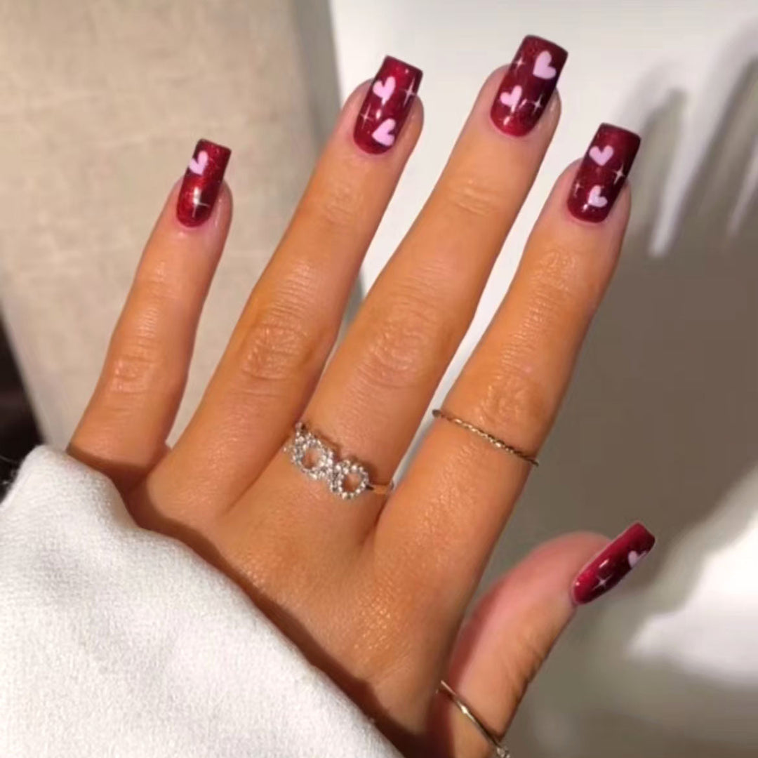 Glamouröses Herz Nagelkunst