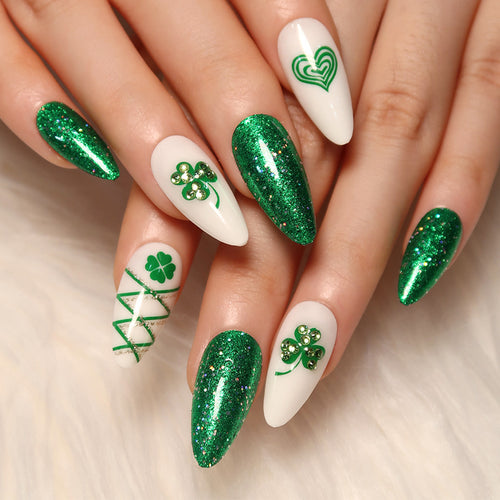 Künstlerische Glitter-Nagelverlängerungen Karnz