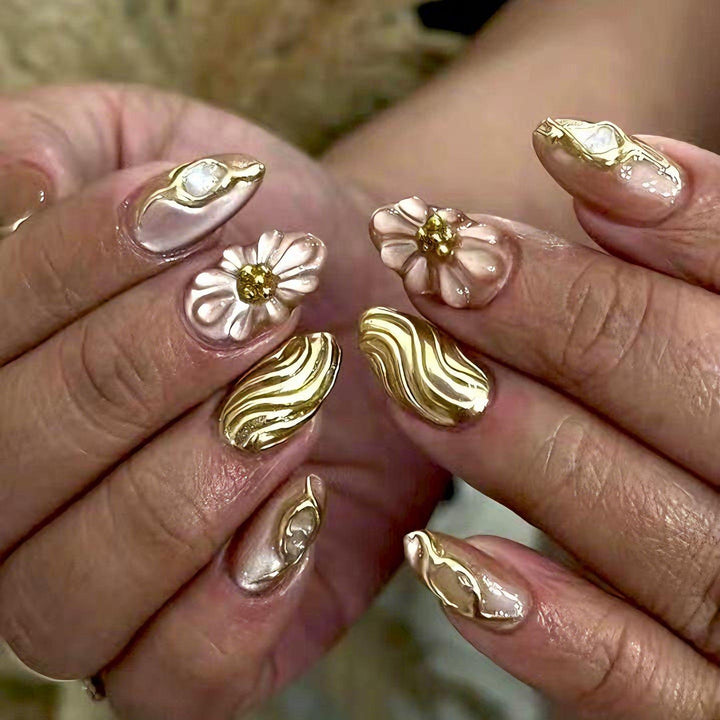 Künstlerische florale und metallische Press-On-Nagelkunst Karnz