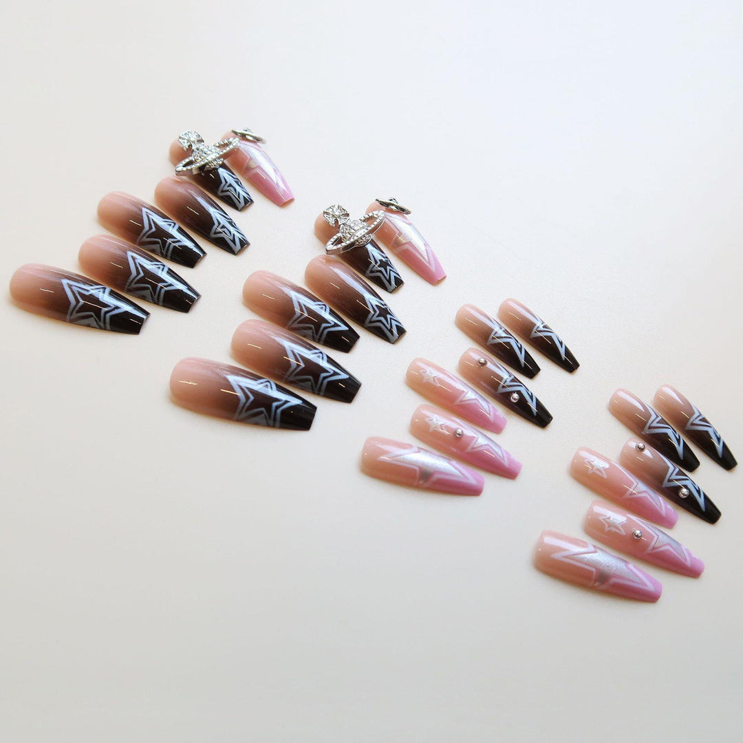 Künstlerisches Press-On Nagelset mit Sternen Design