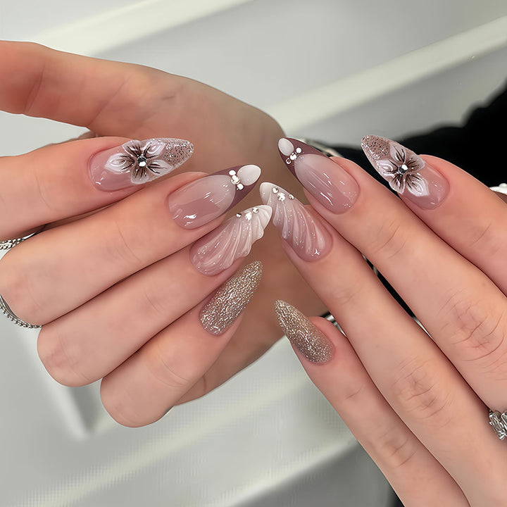 Luxuriöses Press-On Nagelkunstset Karnz