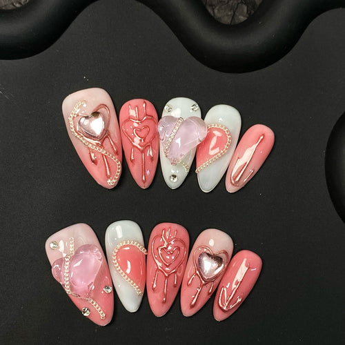 Künstlerisches Herz-verzierte Press-On-Nagelset