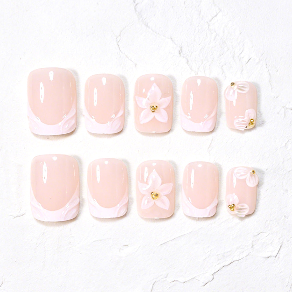 Elegante Blumennagelverlängerungen Karnz