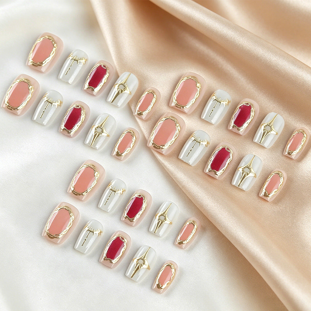 Luxuriöses Press-On Nagelkunst Set Karnz