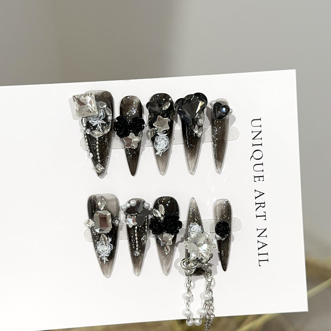 Gothic-inspirierte dekorative Press-On-Nagelset