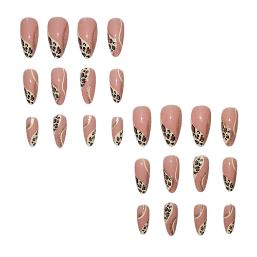 Künstlerisches Leopardenmuster-Nail Design