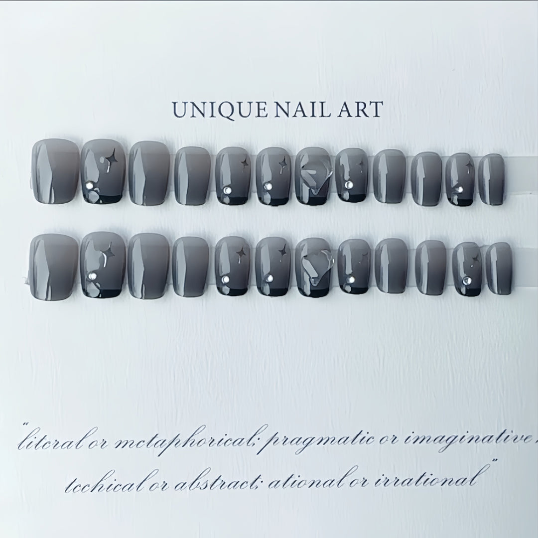 Einzigartiges artikuliertes Nageldesign Karnz