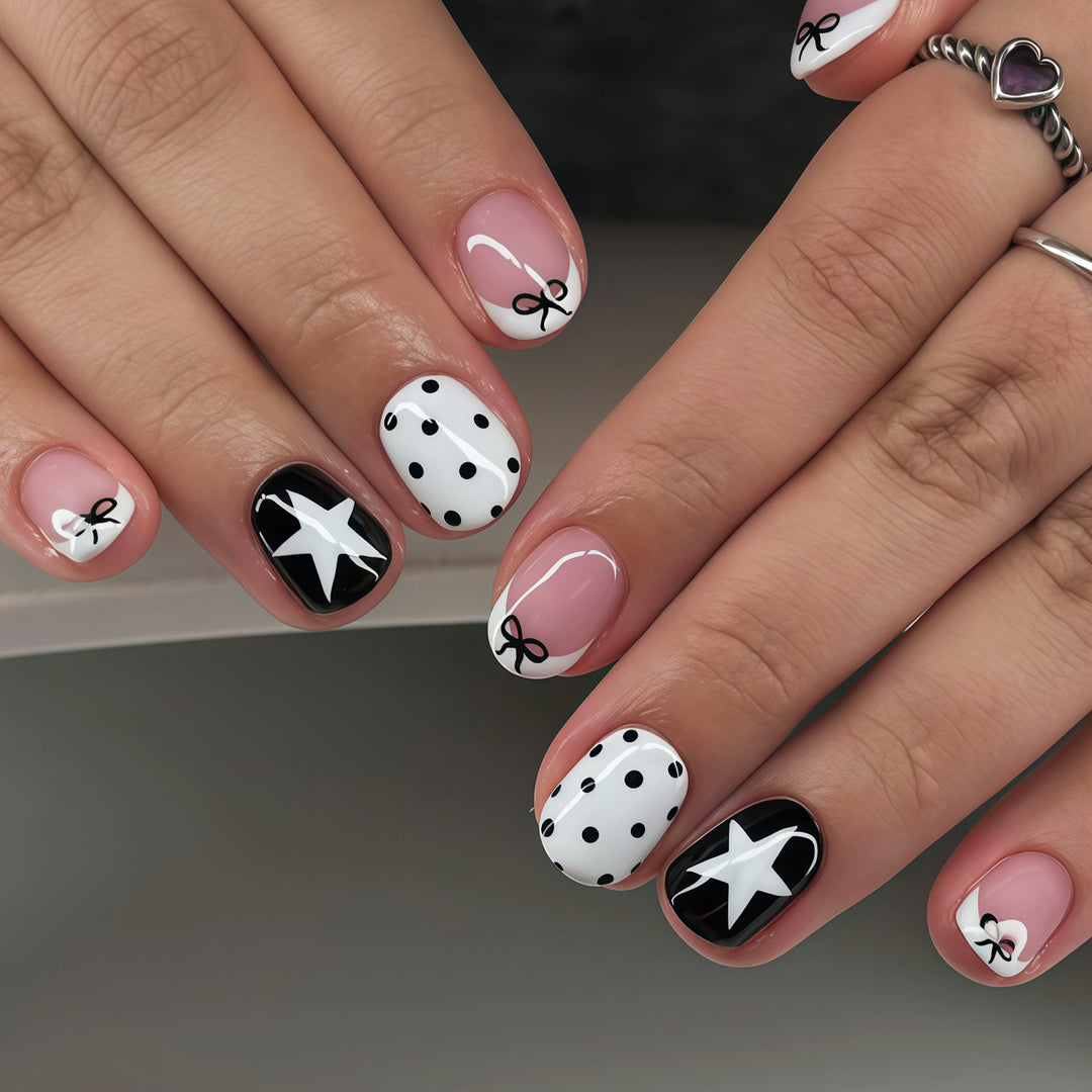 Künstlerische Bow- und Stern-Nagelkunst-Tipps Karnz