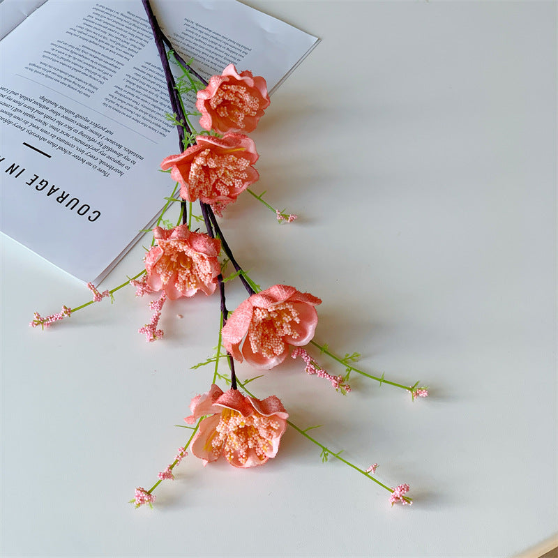 Dekorative Blumenstrauß für die Innenraumdekoration