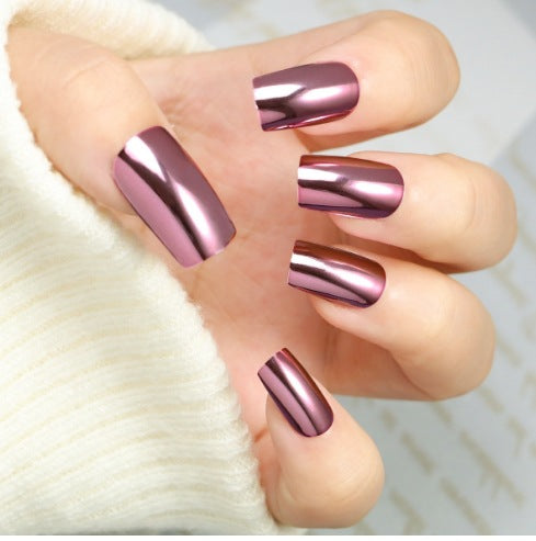 Glänzende metallische Press-On Nagelkunst Karnz