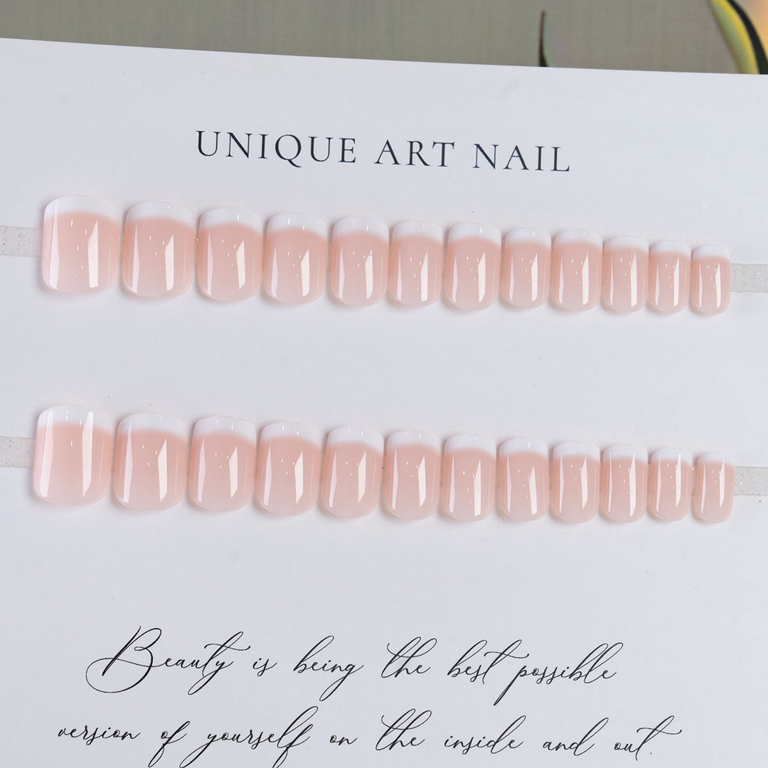 Französische Spitzen-Nagelkunst