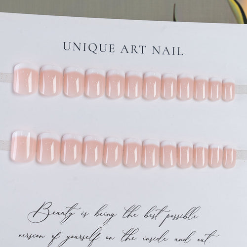 Französische Spitzen-Nagelkunst