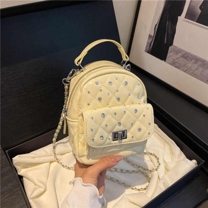 Quilted Mini-Rucksack mit Strass-Akzenten Karnz