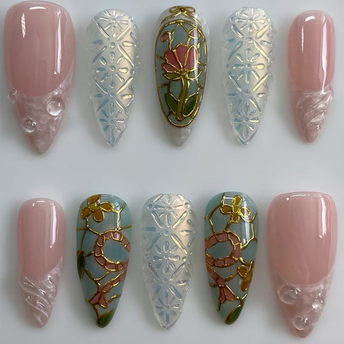 Künstlerisches florales und Edelstein Press-On Nagelset Karnz