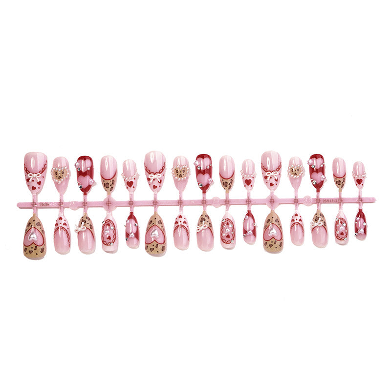 Romantisches Herzförmiges Press-On Nagelkunst Set Karnz