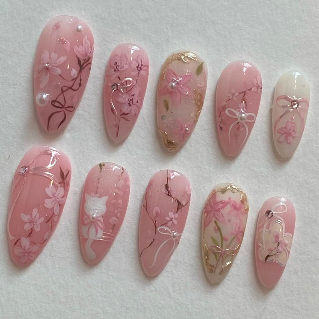 Blumenmuster Gel-Nagelkunst Karnz