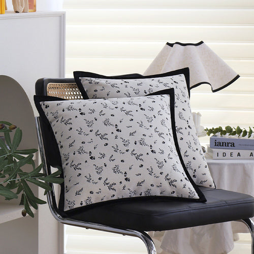 Elegantes Design Kissen mit floralem Muster