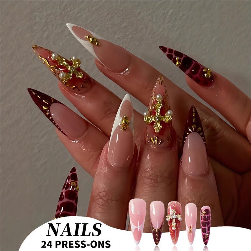 Elegantes Stiletto Press-On Nagelset Karnz