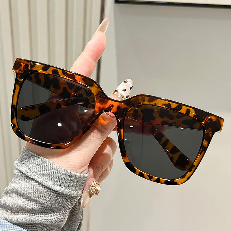 Damen oversized Sonnenbrille mit mattem Rahmen Karnz