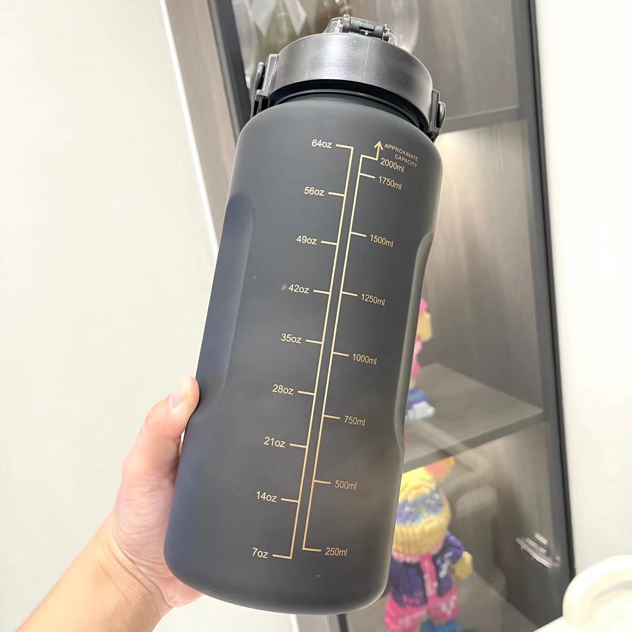 Unisex Motivierende Wasserflasche mit Zeitmarkierungen Karnz