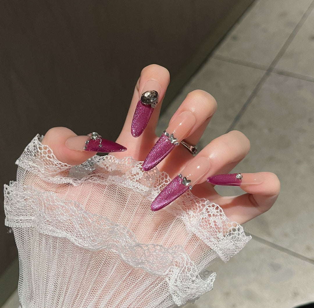 Glamouröse Stiletto Nagelkunst Extensions Karnz