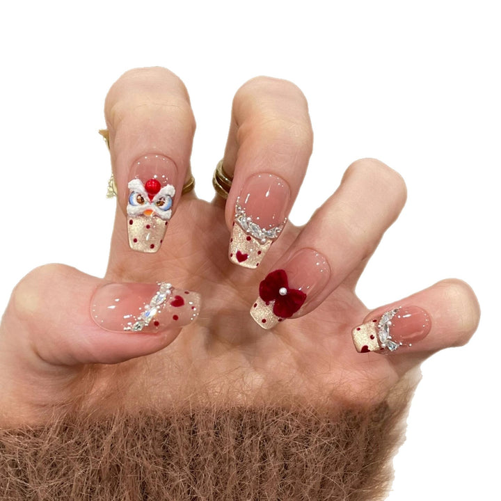 Kreative Kunstnägel mit Blumen- und Fruchtmotiven Karnz