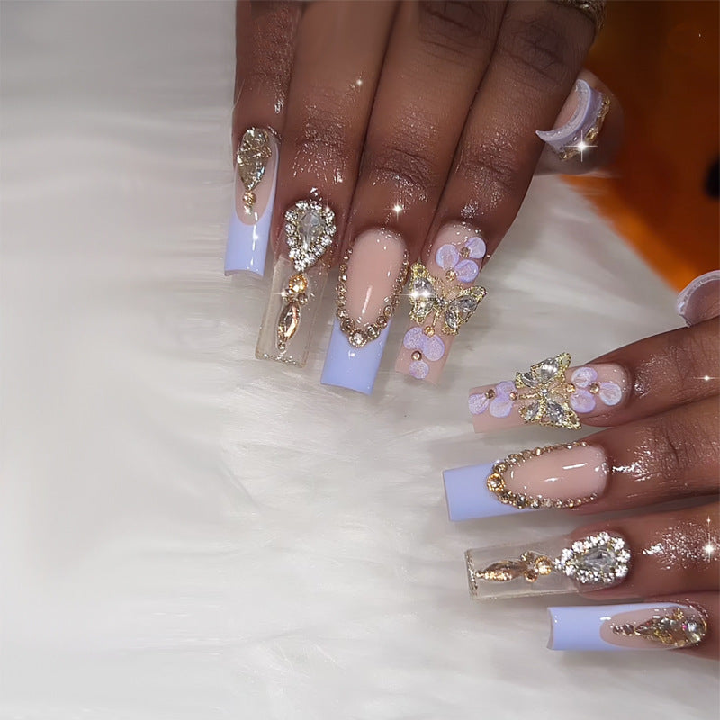 Elegante Stiletto Press-On Nagelkunst mit Strass-Akzenten Karnz