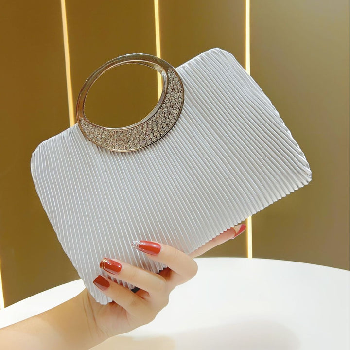 Elegante Falten Abendausschank