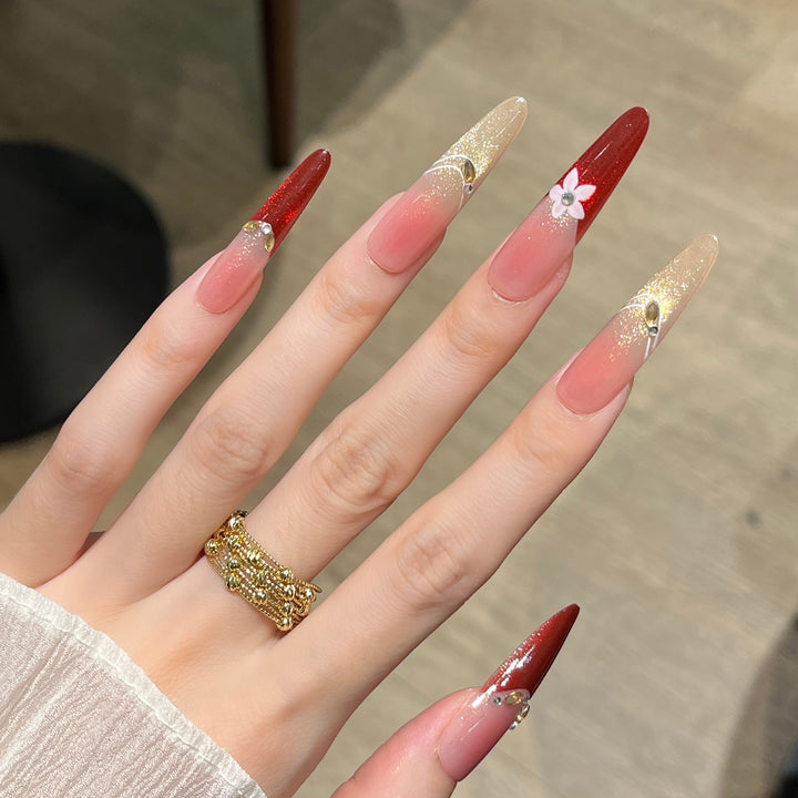 Dekorative Lange Stiletto Press-On Nagelkunst Karnz