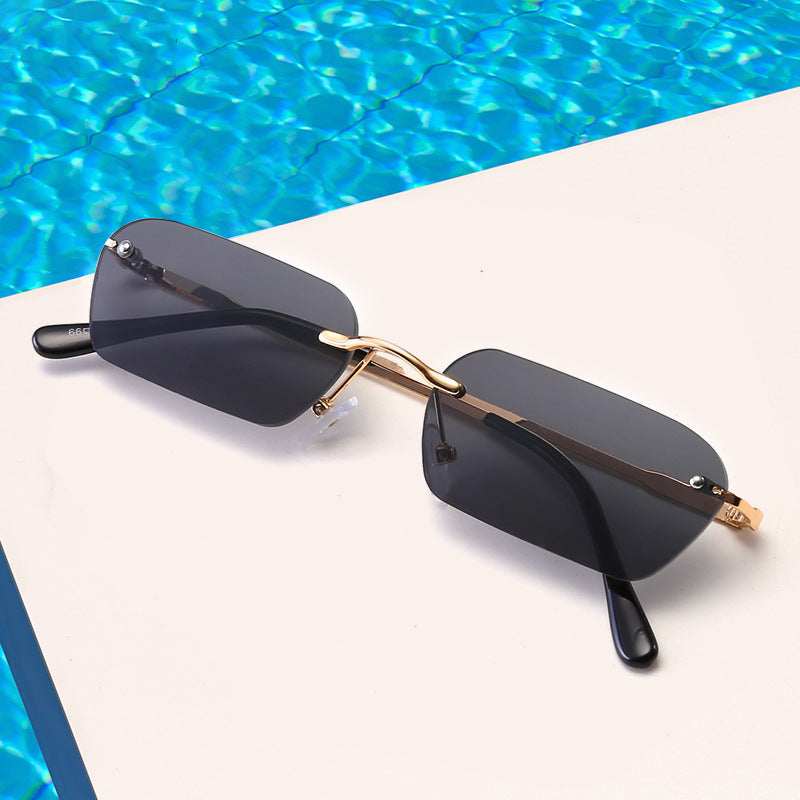 Damen modische rechteckige Sonnenbrille mit luxuriösem Metallrahmen Karnz