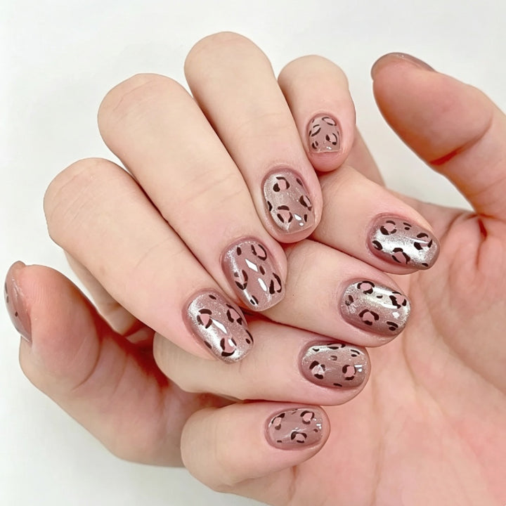 Künstlerisches Press-On-Nagelset mit Leopardenmuster-Design Karnz
