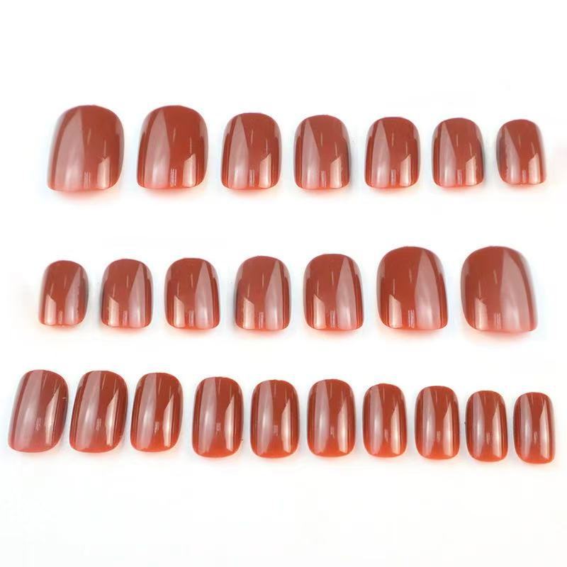 Glänzende Press-On Nagelspitzen Karnz