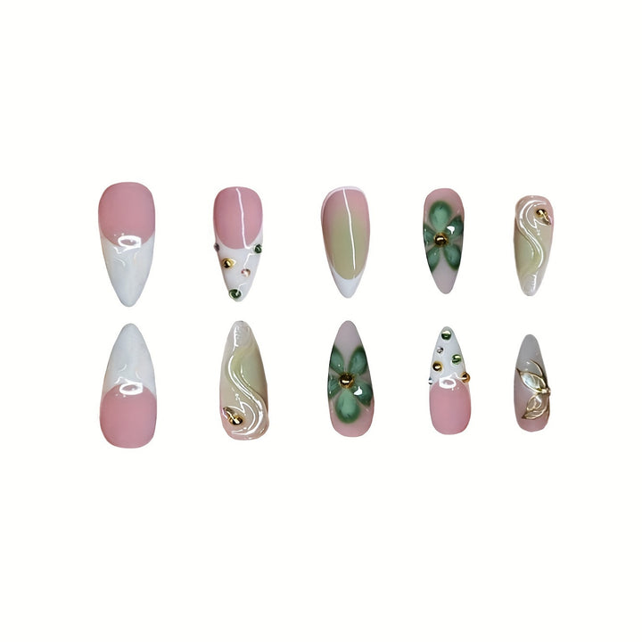 Künstlerisches Press-On Nageldesign mit floralen Elementen Karnz