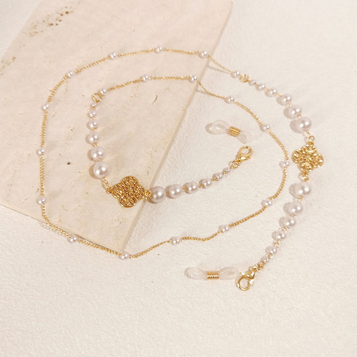 Glitzernde Brillenhalterkette mit Perlen und Floralen Anhängern Karnz