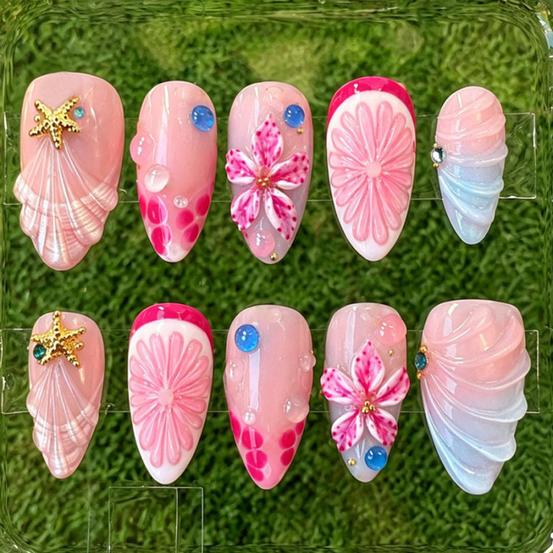 Dekoratives Blumen- und Muschel-Press-On-Nagelset