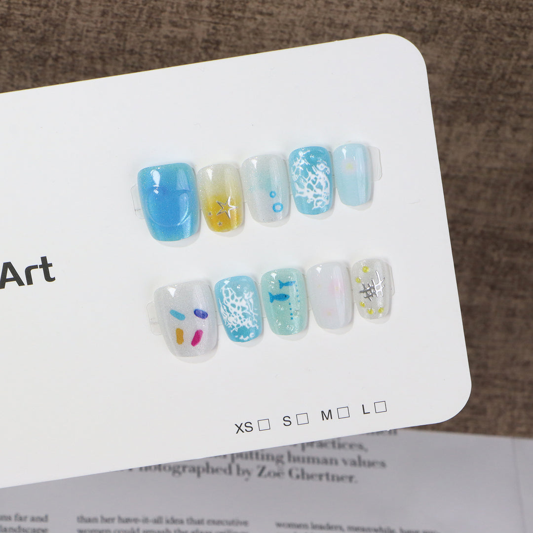 Küsteninspiriertes Press-On Nagelkunstset Karnz