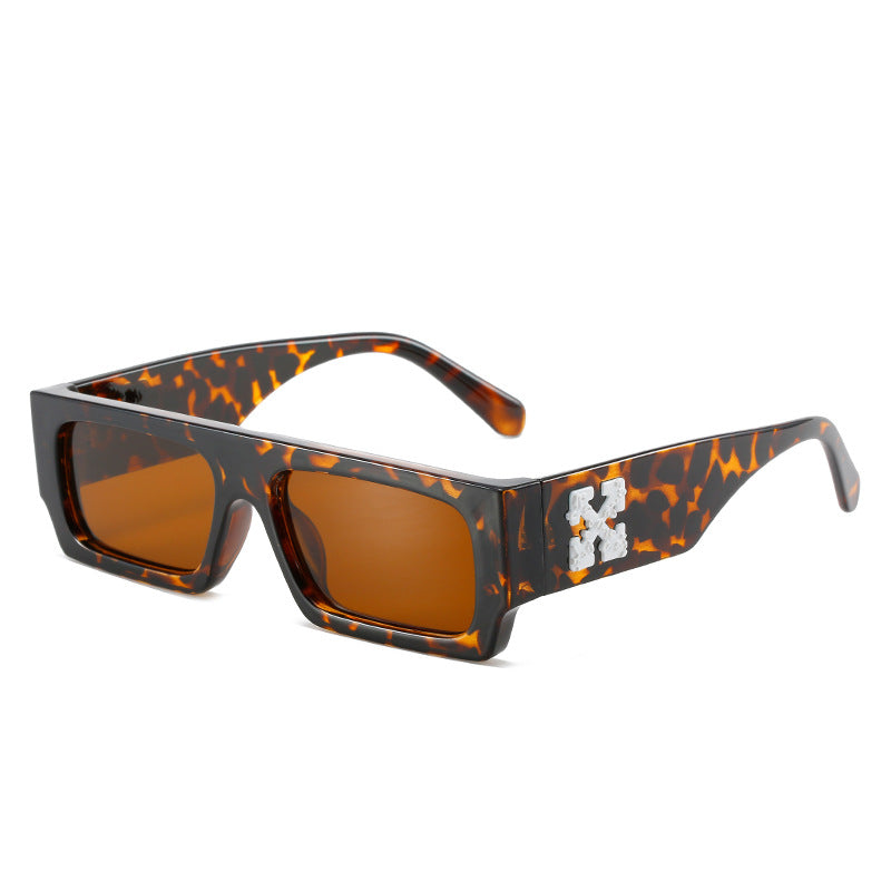 Damen stilvolle Oversized-Sonnenbrille mit ausgefallenem Design Karnz