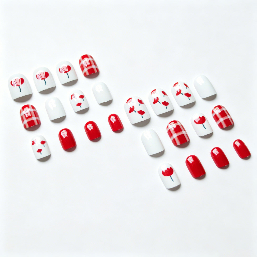 Saisonales Floral Nagelkunstdesign
